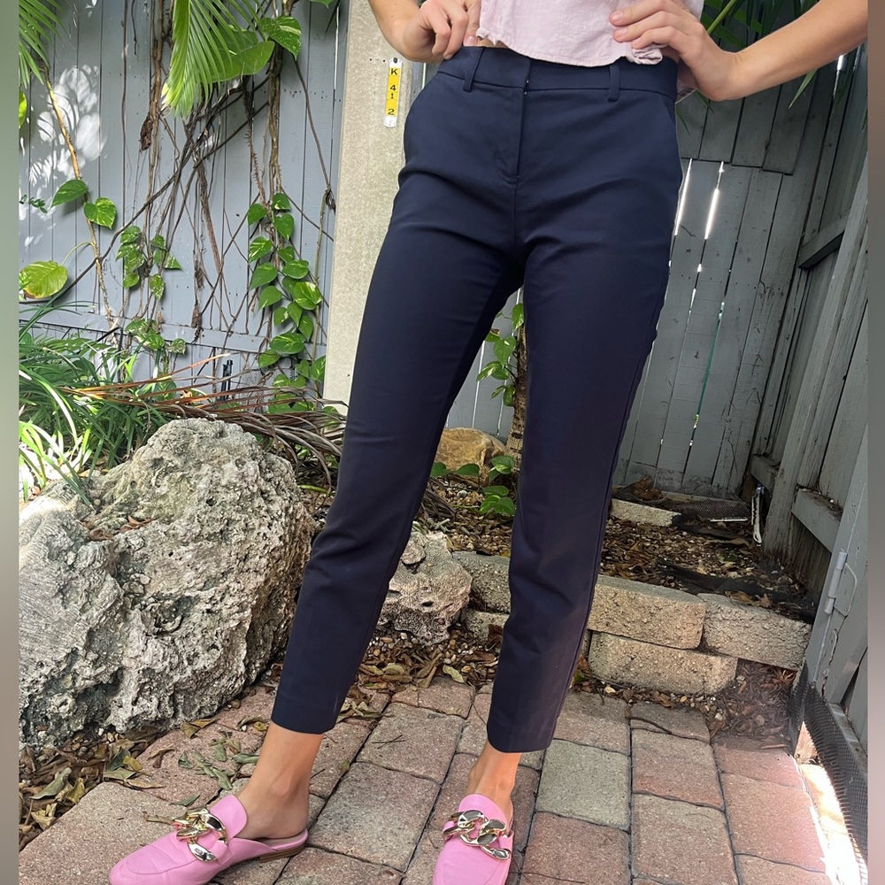 Women’s Express Columnist Ankle, Mid Rise Work Pants Navy Blue size 0